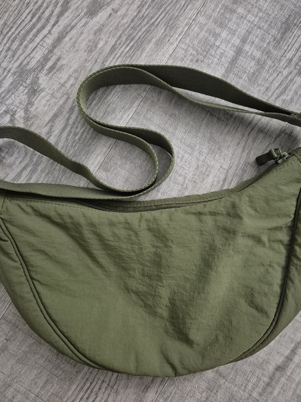Uniqlo Olive Green Crossbody Bag - Picture 3 of 5
